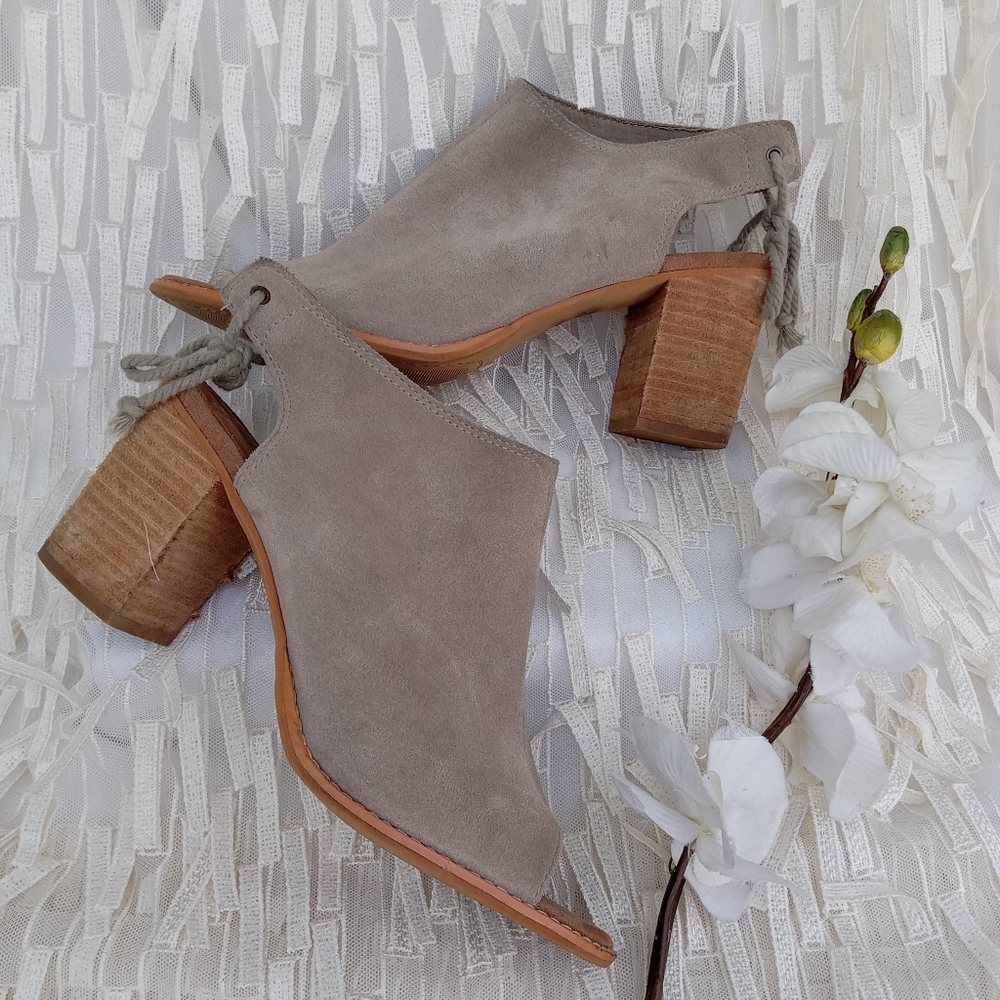 Toms 'Elba' Suede Heels - Picture 1 of 13